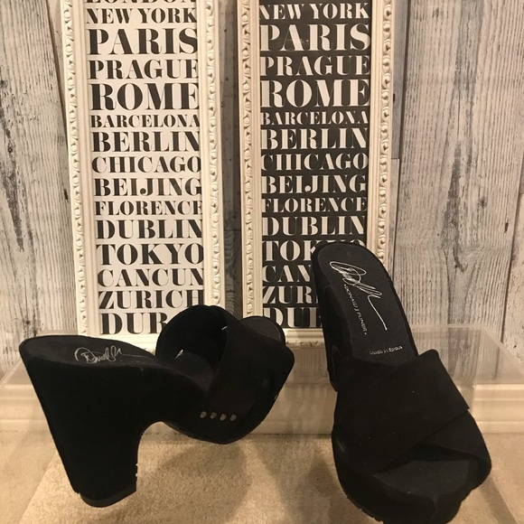 NWOT DonaldJ Pliner black suede platform slides - Picture 3 of 6